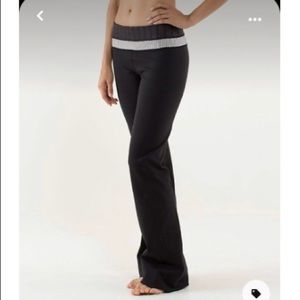 LULULEMON Groove Flare Black Pant Size 10
